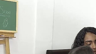 Sex Class Teacher Lidi Ferrari Teaches Hot Students How to Fuck a Lot and Suck a Thick and Big Cock