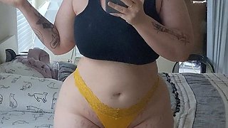 Sexy hottie Anetta Keys enjoys a solo toy masturbation