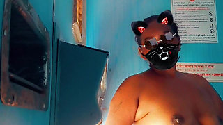 💦TRAIN TOILET TAMIL BHABHI Tamil housewife cowgirl Jennifer fuck very hard