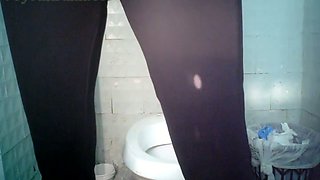 Chunky pale skin white lady in the toilet room filmed on cam