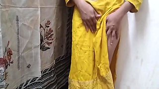 Big Stepbrother Ne Meri Chuchi Daba Daba Kar Pela