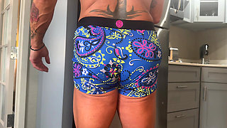 Goddess Kandy's Shrunken Gym Voyeur Gets Consumed