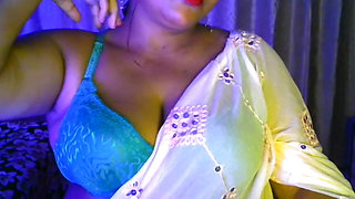 Sexy desi hot girl does 21 undressed hot desi boobs erotic dance.