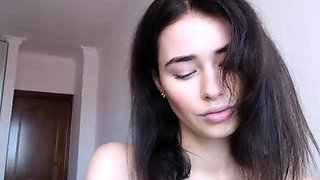 Cute amateur webcam teen girl toying pussy on webcam