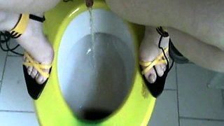 Close up fuck girl in big cock