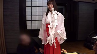 300ntk-325　ガチ濡れ巫女マンに生で奉納ピストン