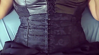 The Gothic Girl Is Hot Right Now and Wants to Play with Her Huge Tits