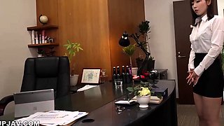 Amateur milf has her first threesome