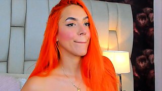 Pierced Titties Chick Makes Her Pussy Wet