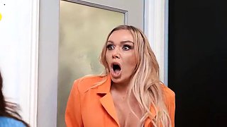 Sucking in the Mail Room.Amber Jayne, Coco Rains / Brazzers