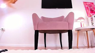 Amateur preggo hoe toys her pussy close up in fetish solo