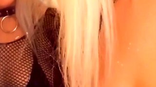 amateur little izzi flashing ass on live webcam