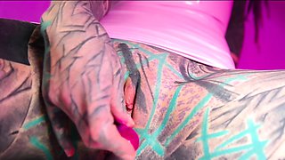 Solo tattoo girl Anuskatzz's anal masturbation