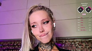 Big boobs webcam slut toys her asshole