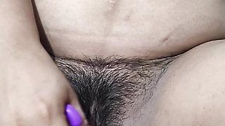 CastilloAvila is a pregnant girl, she has had the immense desire to masturbate, this girl cums, what a delight