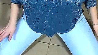 Cameltoe MILF Twerks in Jeans - Blowjob & Cum All Over My Puffy Jacket 334