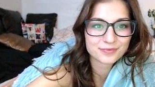 Webcam fun mature brunette with toys cum on cam