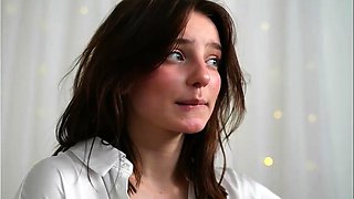 Amateur Webcam Teen Flashes Masturbates