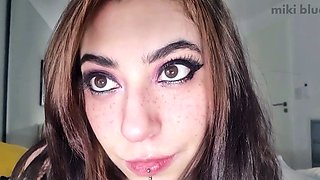 Beautiful teen brunette Jessica Sinn masturbates
