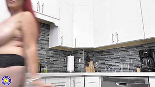 Huge Breasted Milf Roxee Robinson Is About To Rock Your Cock - MatureNl