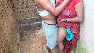 Indian Hot House Maid Fucked Hard By Owner - Desi Aunty Outdoor Sex