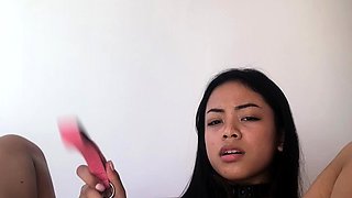 Small titted babe toys her pussy on webcam