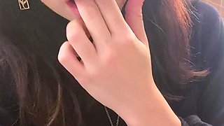 Brunette Solo Webcam Masturbation