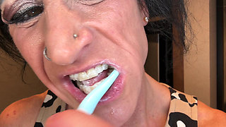 Goddess Kandys Naughty Oral Routine