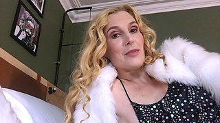 Amateur Blonde Loves Small Dicks