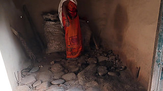 Busty Desi Bhabhi Gets