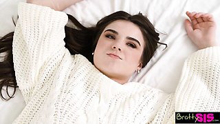 Pin-up Megan Marx's shaved video