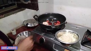 Hot Prachi Hard Fuck in Kitchen - Big Ass Desi Bhabhi Cooking Maggie