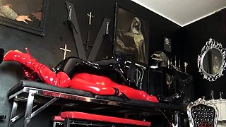 THE COUNTESS NYX - Latex Submission And Edging