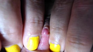 Hot amateur blonde pregnant toying her pussy solo