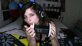 Natural babe brunette with sexy black lingerie masturbates