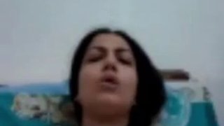 Egyptian milf squirting on cam