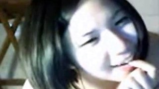 Thai Girl Masturbates on Webcam