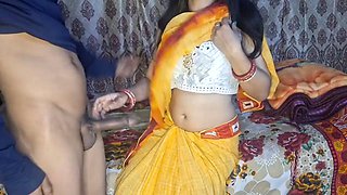 REAL HOMEMADE HUSBAND WIFE ROMANCE WIFE VERY SEXY HANDJOB AND BLOJOB SEX INDIAN GF BF SEX VIDEO