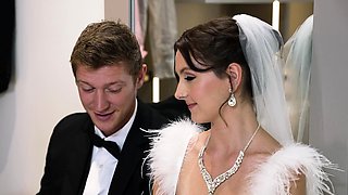 Highdef babes hardcore threesome fun and cant get enough