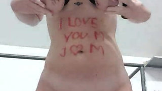 Streching Labia for My New Fan Quittype