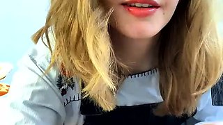 Blonde teen vicki toy fuck her shave sex holes