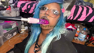 September Tries Out Her Fuck Machine