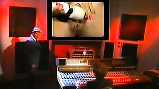 Masturbating babe fucking her sex toys