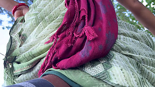 Desi Girlfriend Enjoy Outdoor Sex