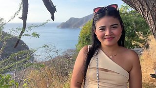 Uber-sexy tourist is unfaithful to her spouse with a stranger for money