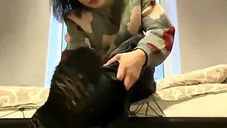 MILF in fishnet enjoys foot fetish