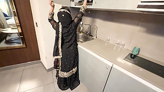 The Stepdaughter Gave Her Virginity to Her Elderly Stepfather and Had Rough Sex.