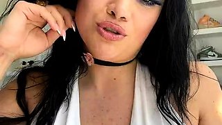 Cute brunette amateur babe sosha masturbating