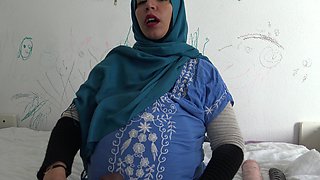 A Pregnant Turkish Wife Wants to Have Sex with Black Guys - Turk Porno Konusmali