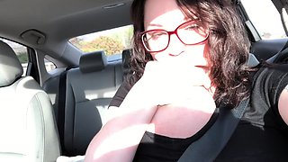 Big boob brunette masturbates on webcam